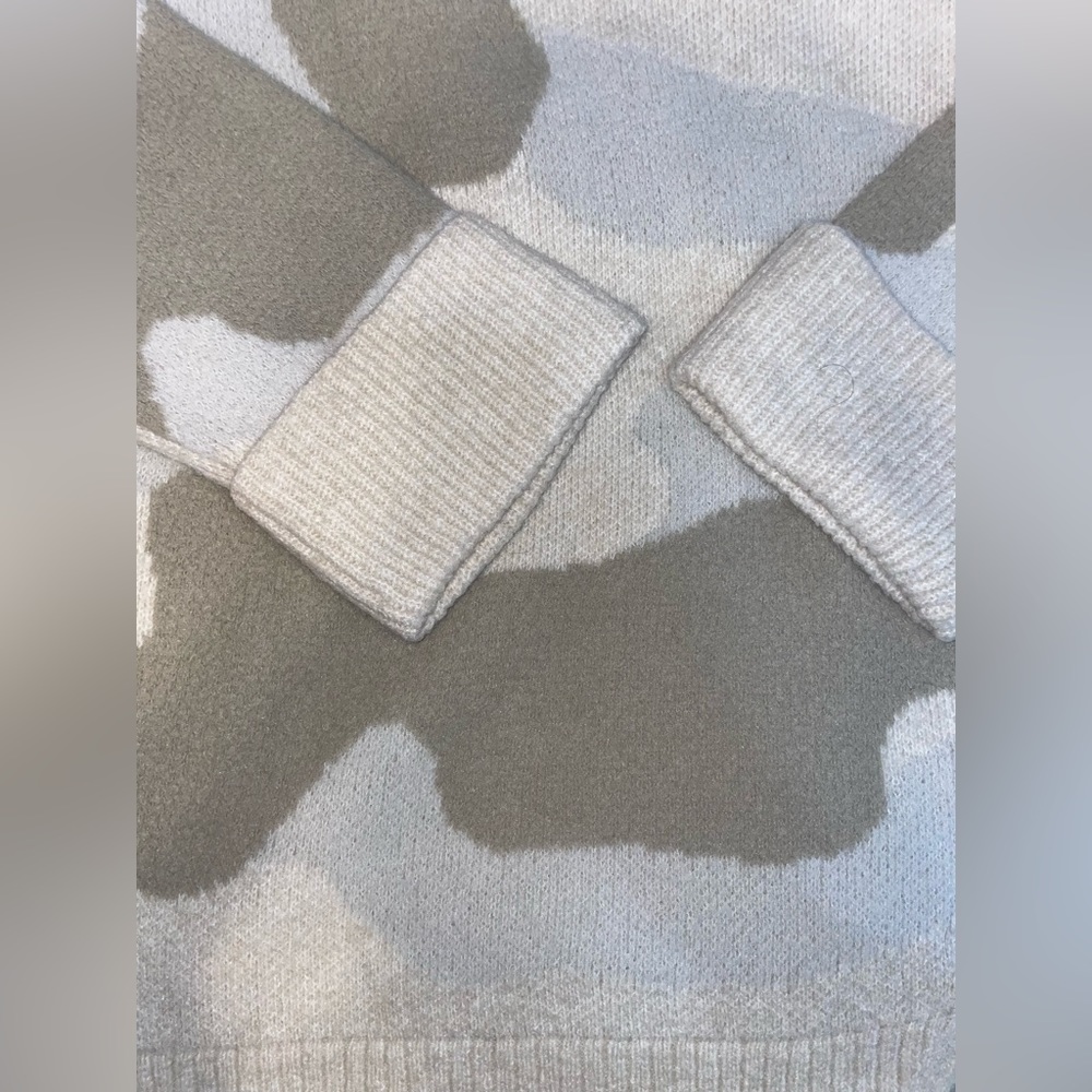 Express Turtleneck Sweater - Picture 3 of 9